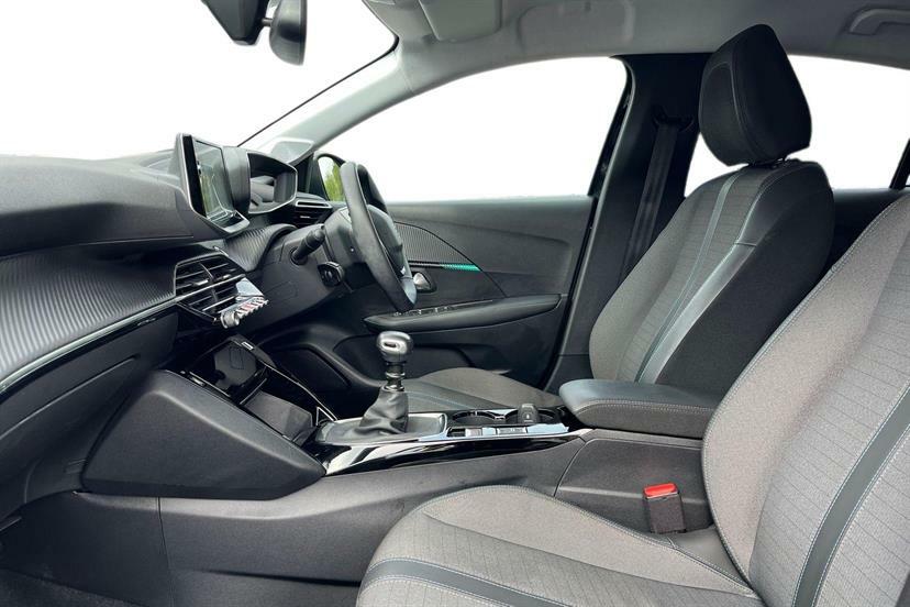 Peugeot 208 1.2 Puretech 100 Allure Premium Black #2