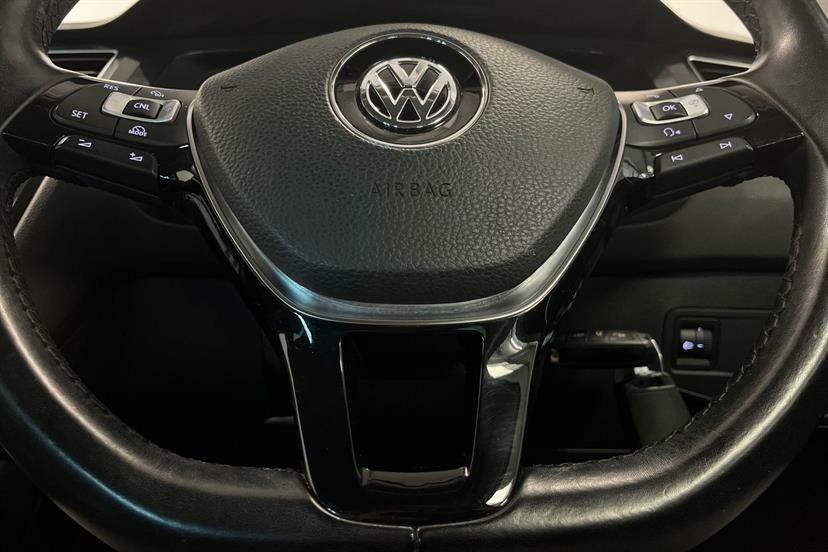 Volkswagen Tiguan Tdi Bluemotion Tech Se Navigation Red #22