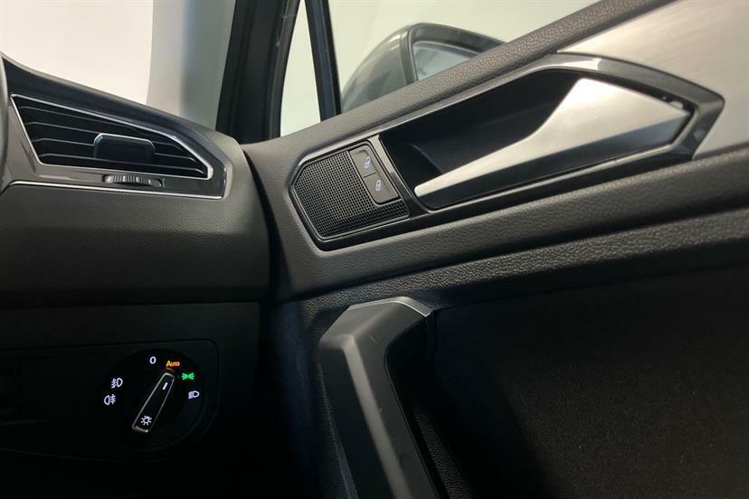 Volkswagen Tiguan Tdi Bluemotion Tech Se Navigation Red #23