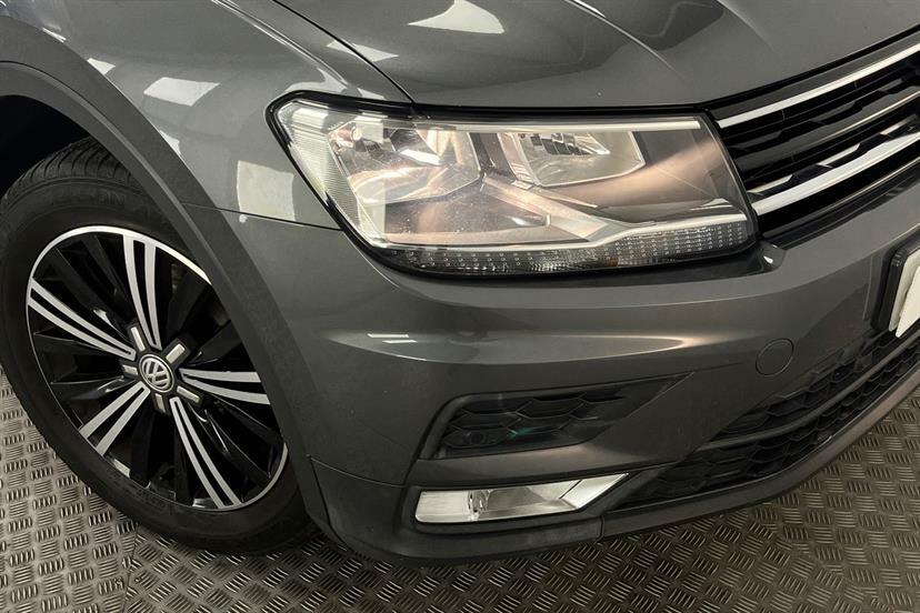 Volkswagen Tiguan Tdi Bluemotion Tech Se Navigation Red #29