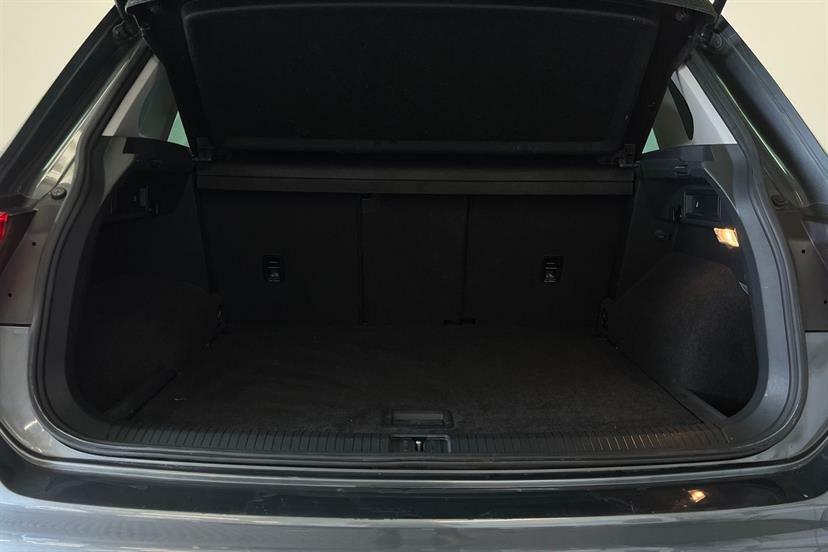 Volkswagen Tiguan Tdi Bluemotion Tech Se Navigation Red #9