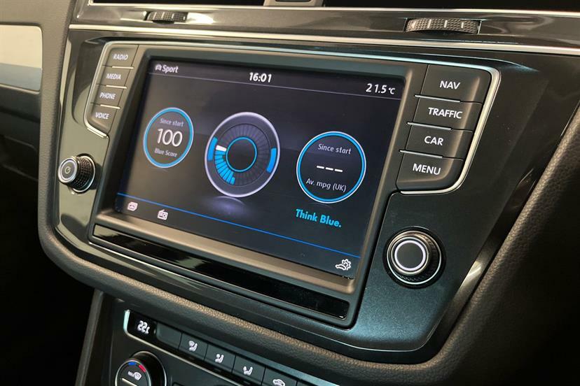 Volkswagen Tiguan Tdi Bluemotion Tech Se Navigation Red #17