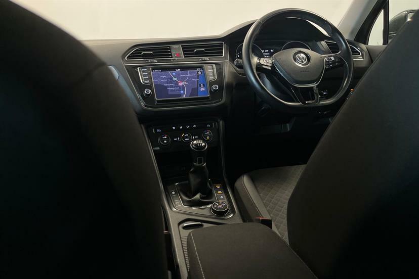 Volkswagen Tiguan Tdi Bluemotion Tech Se Navigation Red #24