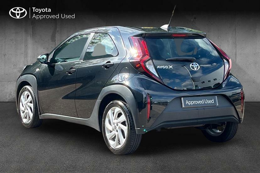 Toyota Aygo X 1.0 Vvt-i Pure Black #3