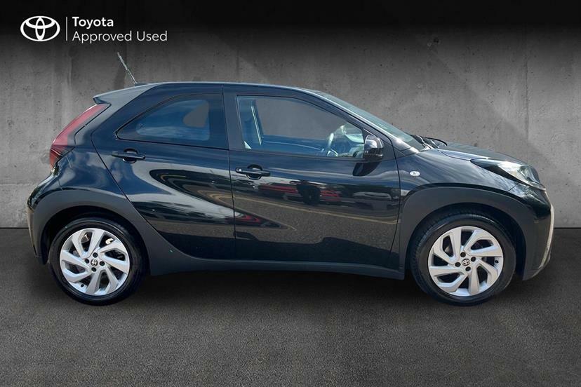 Toyota Aygo X 1.0 Vvt-i Pure Black #4