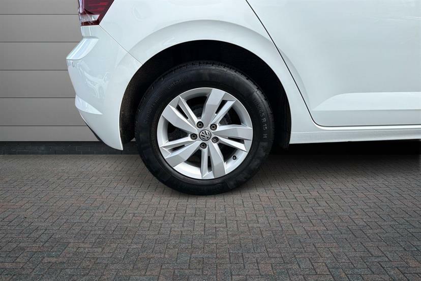 Volkswagen Polo Se White #5