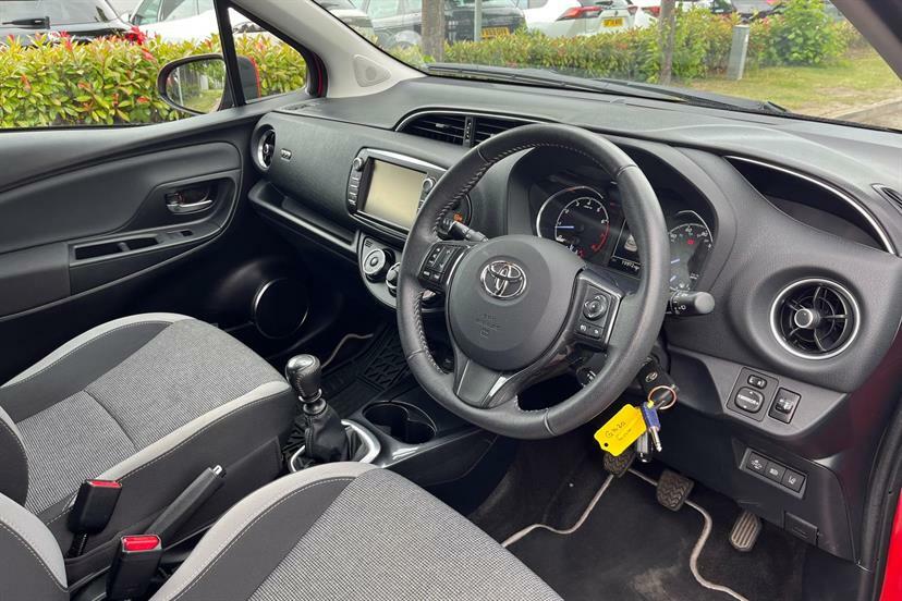 Toyota Yaris Design Blue #18