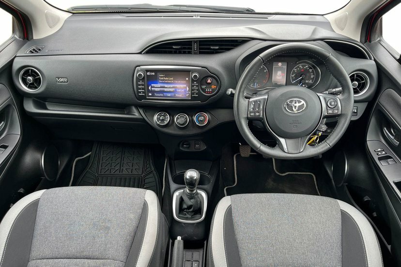 Toyota Yaris 1.5 Vvt-i Y20 Bi-tone Hatchback Black #6