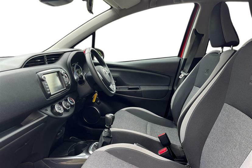 Toyota Yaris 1.5 Vvt-i Y20 Mono-tone Black #2