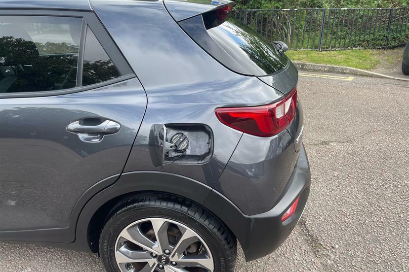 Kia Stonic 1.4 2 Suv Ss Black #20