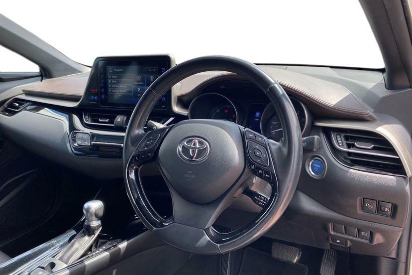 Toyota C-Hr Design White #9