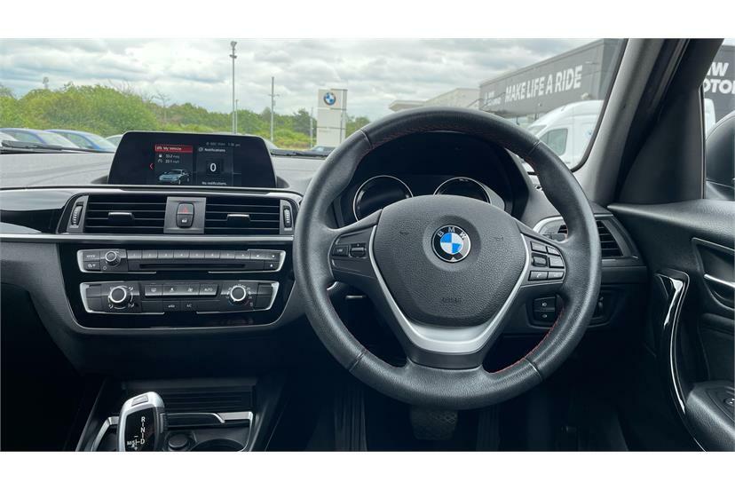 BMW 1 Series 118I 1.5 Sport Navservotronic Step Black #5