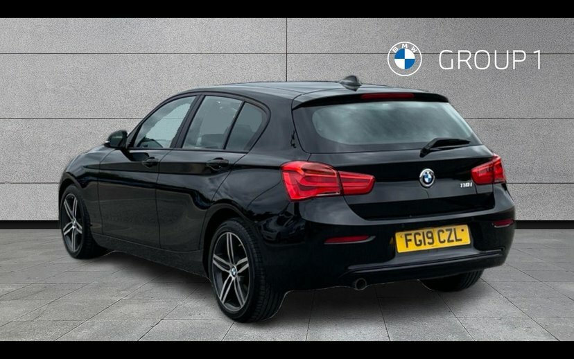 BMW 1 Series 118I Sport 5-Door FG19CZL Black #2