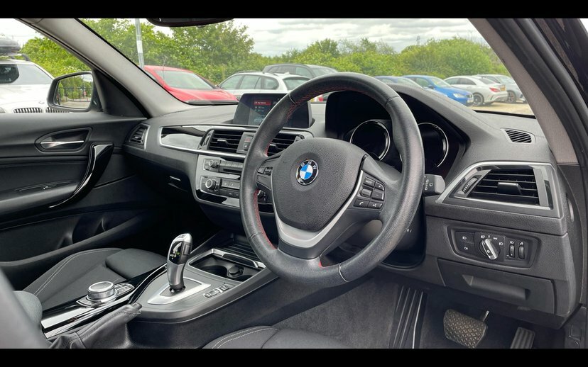 BMW 1 Series 118I Sport 5-Door FG19CZL Black #6