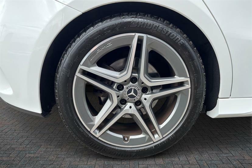 Mercedes-Benz A Class A 160 Sport Edition Red #4