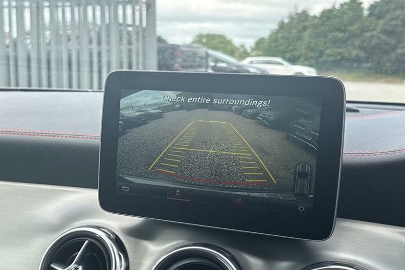 Mercedes-Benz GLA Class Gla 200 Sport Red #25