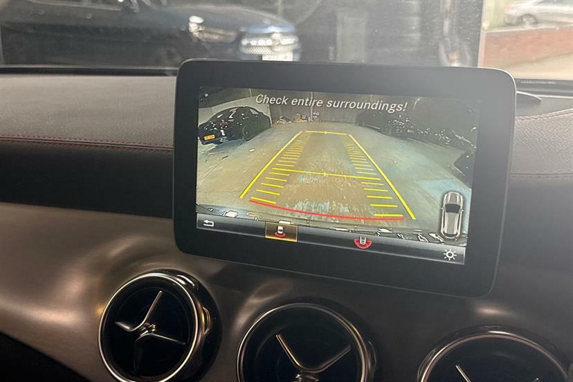 Mercedes-Benz GLA Class Gla 200 Sport Red #28