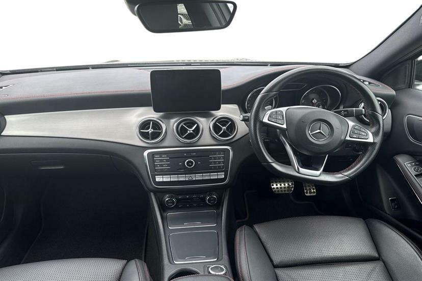 Mercedes-Benz GLA Class Gla 200 Sport Red #7
