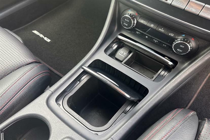 Mercedes-Benz GLA Class Gla 200 Sport Red #20