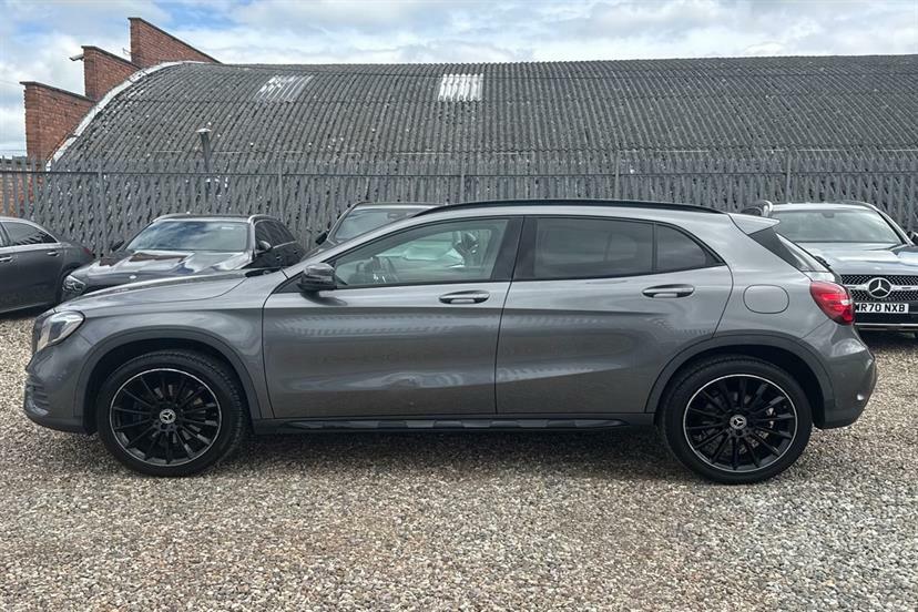 Mercedes-Benz GLA Class Gla 200 Sport Red #13