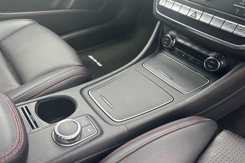 Mercedes-Benz GLA Class Gla 200 Sport Red #8