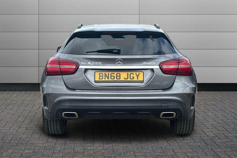 Mercedes-Benz GLA Class Gla 200 Sport Red #12