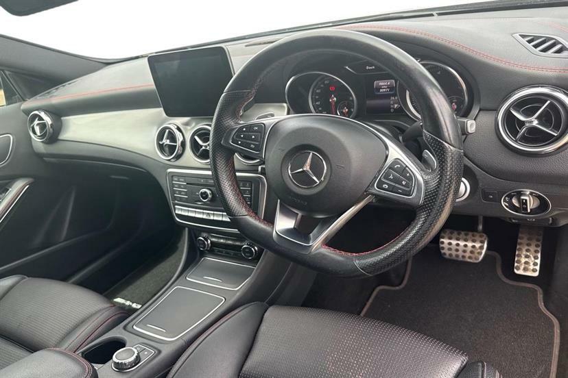 Mercedes-Benz GLA Class 220D 4Matic Amg Line Premium Grey #5