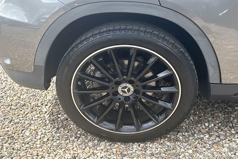 Mercedes-Benz GLA Class Gla 200 Sport Red #17