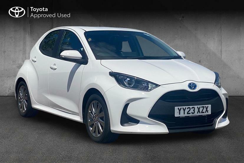 Toyota Yaris 1.5 Hybrid Icon Cvt White