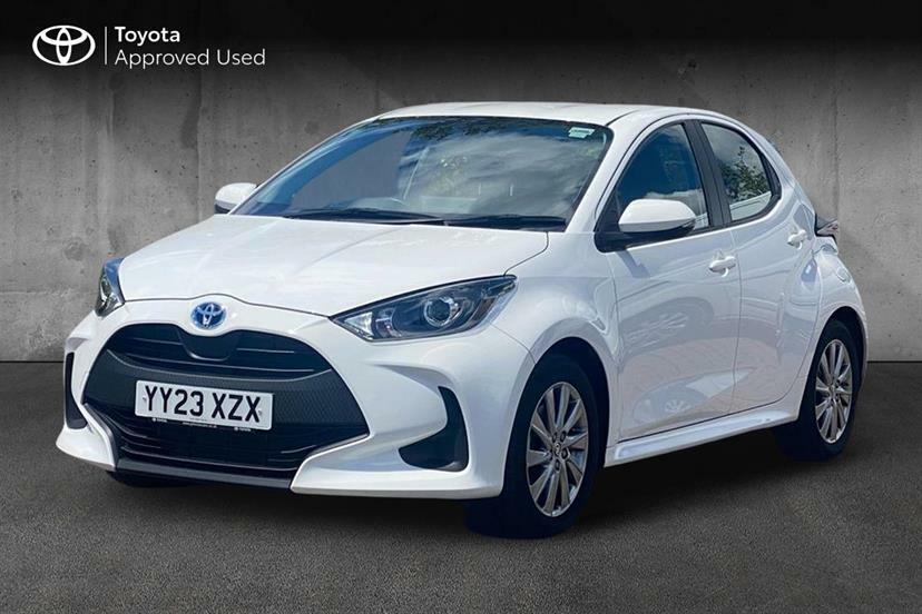 Toyota Yaris 1.5 Hybrid Icon Cvt White #3