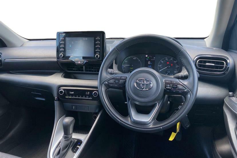 Toyota Yaris 1.5 Hybrid Icon Cvt White #6