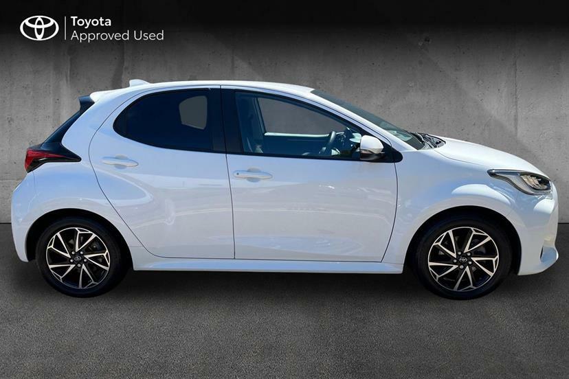 Toyota Yaris 1.5 Hybrid Design Cvt White #3