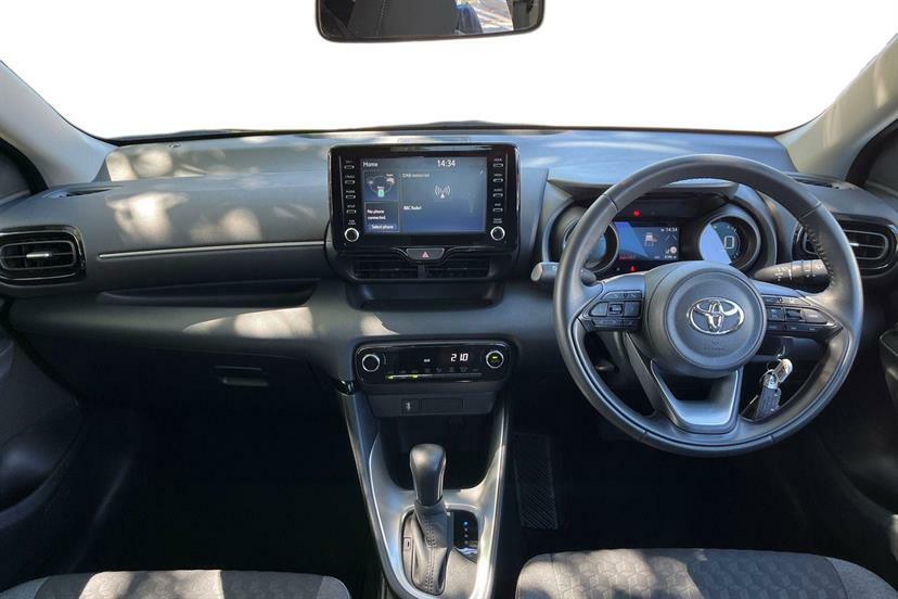 Toyota Yaris 1.5 Hybrid Design Cvt White #5