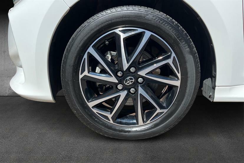 Toyota Yaris 1.5 Hybrid Design Cvt White #4
