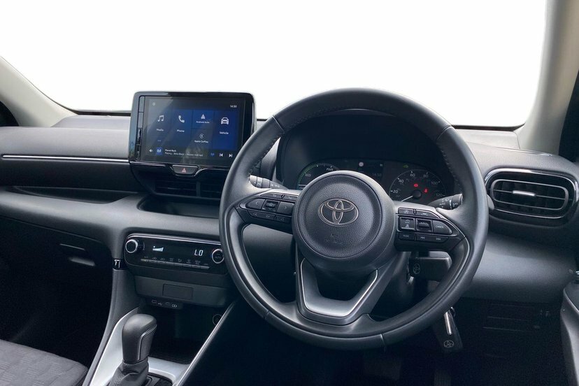 Toyota Yaris 1.5 Vvt-h Icon Hatchback Hybrid E-cvt WM74AAJ White #6
