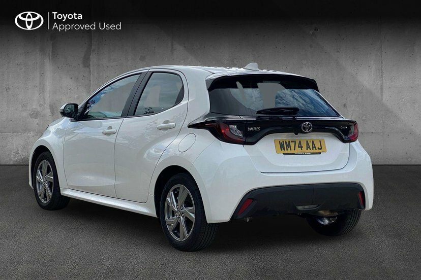 Toyota Yaris 1.5 Vvt-h Icon Hatchback Hybrid E-cvt WM74AAJ White #4
