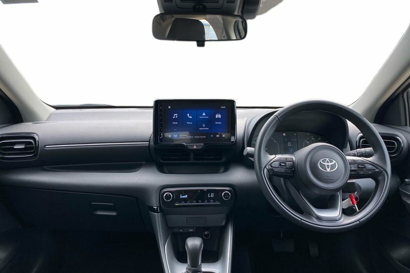 Toyota Yaris 1.5 Vvt-h Icon Hatchback Hybrid E-cvt WM74AAJ White #5