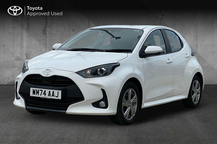 Toyota Yaris 1.5 Vvt-h Icon Hatchback Hybrid E-cvt WM74AAJ White #3