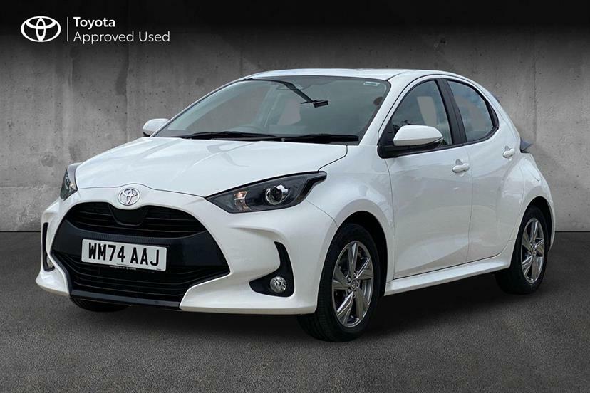 Toyota Yaris 1.5 Hybrid Icon Cvt White #3