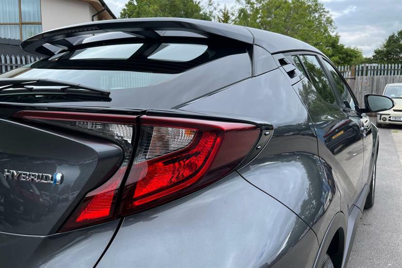 Toyota C-Hr Design White #14