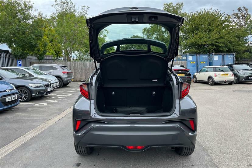 Toyota C-Hr Design White #21