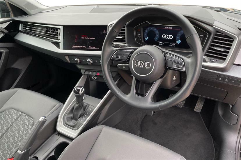 Audi A1 25 Tfsi Sport S Tronic Black #4