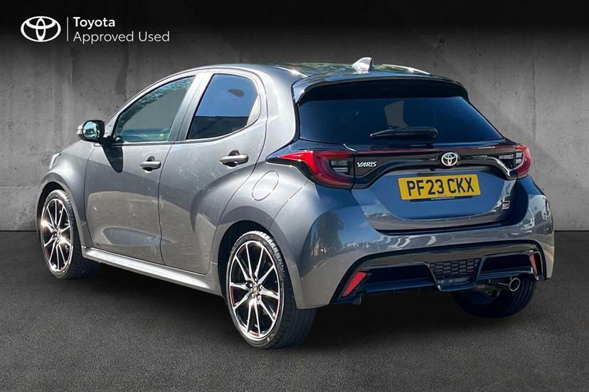 Toyota Yaris 1.5 Hybrid Gr Sport Cvt Grey #2