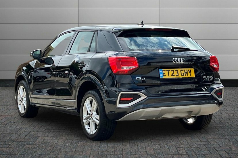 Audi Q2 1.5 Tfsi Cod 35 Sport Suv S Tronic 150 ET23GHY Black #3