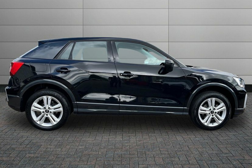 Audi Q2 1.5 Tfsi Cod 35 Sport Suv S Tronic 150 ET23GHY Black #4