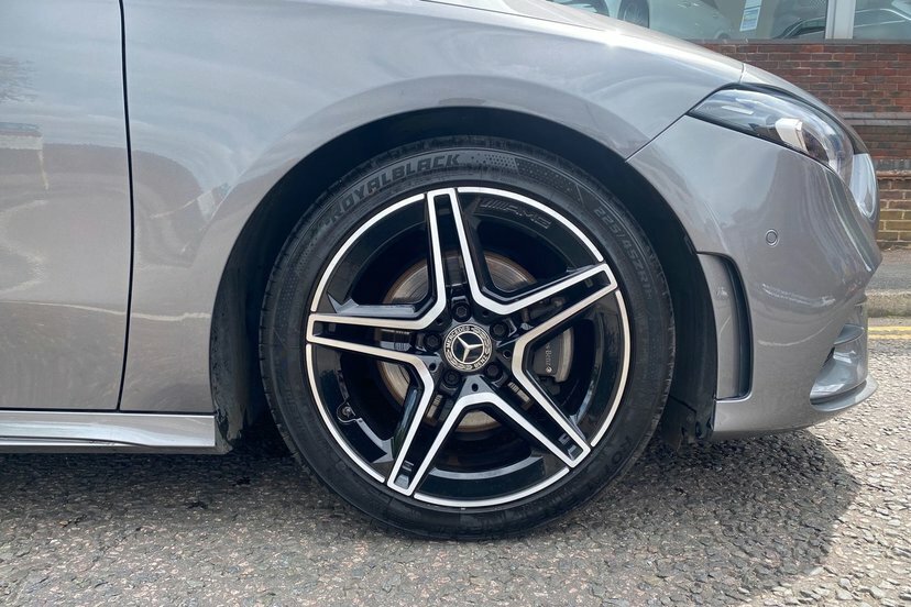 Mercedes-Benz A Class 1.3 A200 Amg Line Executive Hatchback KN23YTE Grey #4