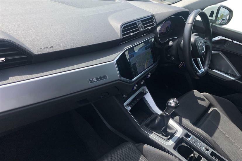 Audi Q3 35 Tfsi Sport White #2