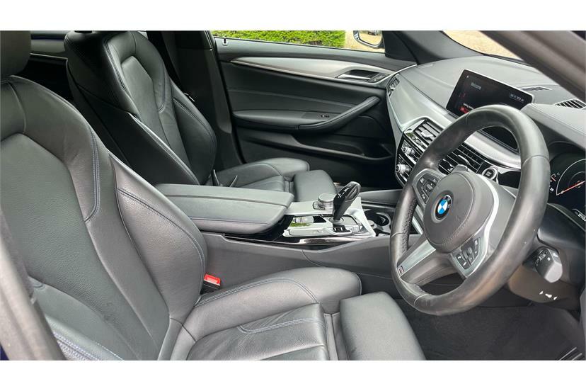 BMW 5 Series Saloon Blue #9