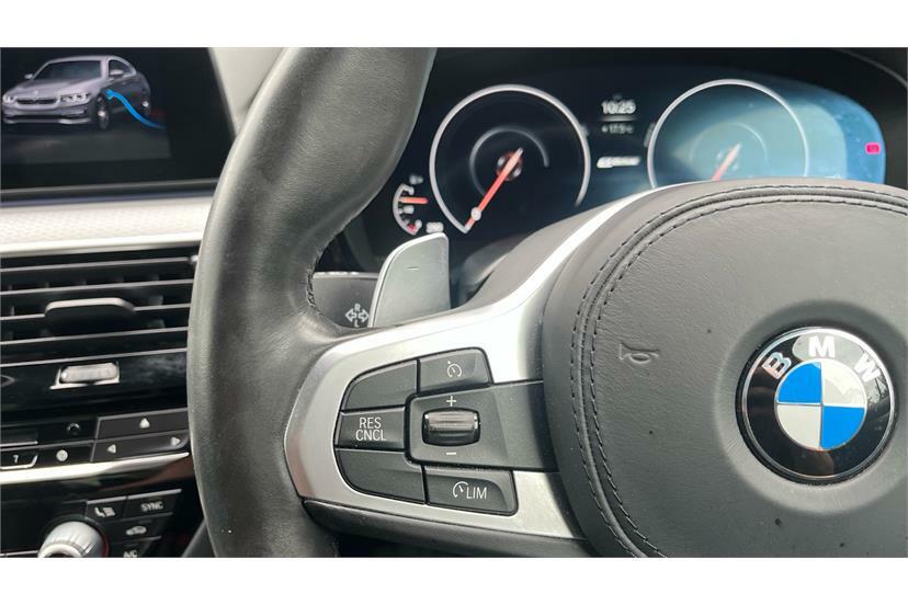 BMW 5 Series Saloon Blue #15