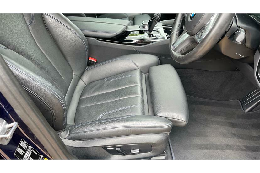 BMW 5 Series Saloon Blue #20